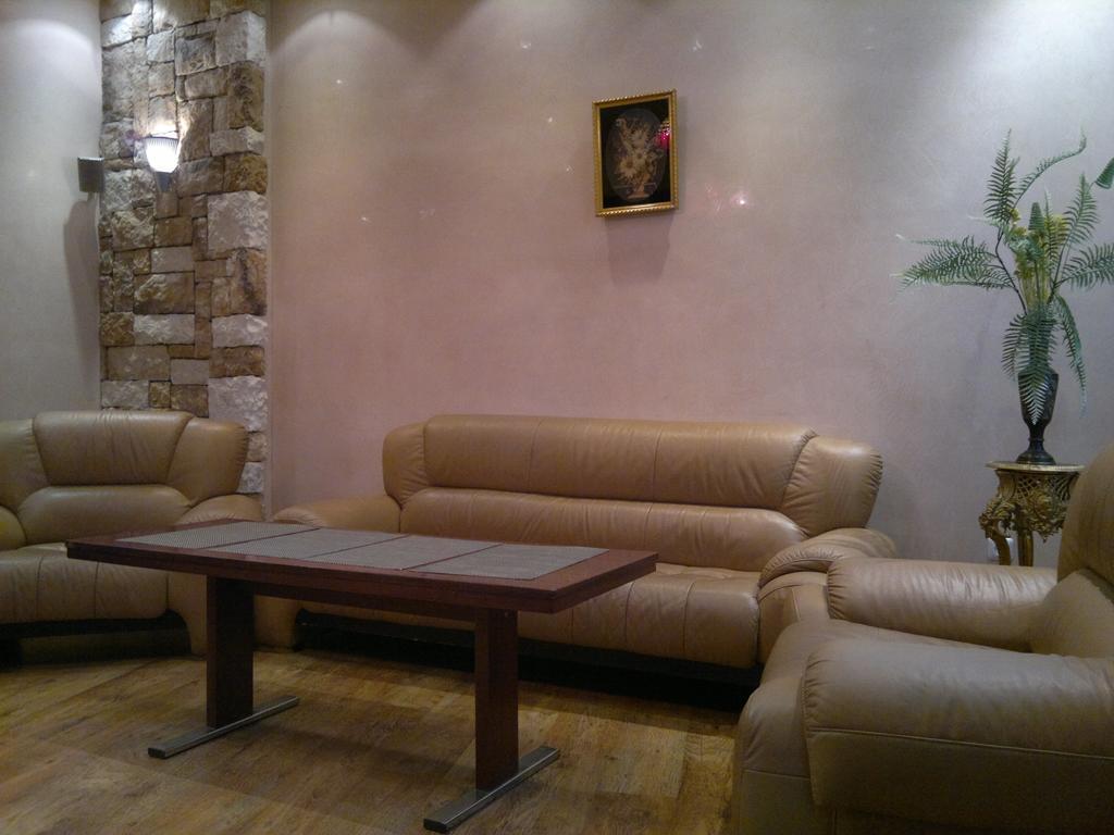 Askhouse Hotel Erevan Esterno foto